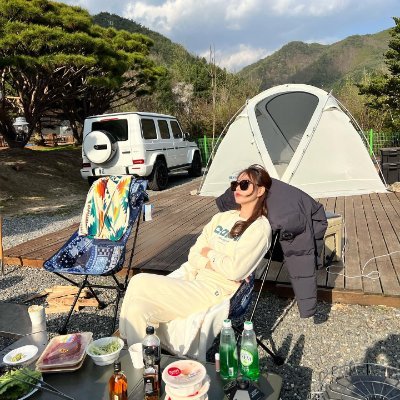 ⛺️キャンプ垢⛺️
全ての趣味を全力で楽しんでしまう田舎者！
人より少〜しだけ頭ブッ飛んでます！笑
無言フォロー失礼します🙇‍♂️
キャンプと食べ歩きが大好き😁
自由気ままなソロキャンプOjisan
夏は扇風機、冬は薪ストーブでキャンプ🏕️