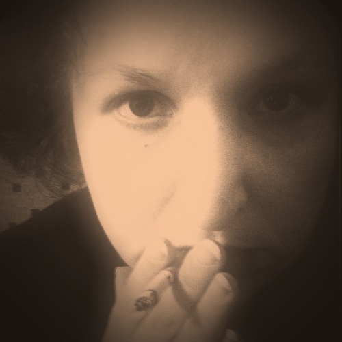 ZrineMilutine's profile picture. bivša učenica OŠ Otokar Keršovani, voli Tonća s mekim ć, često tvita o provalama svoje matere koju zove Žule