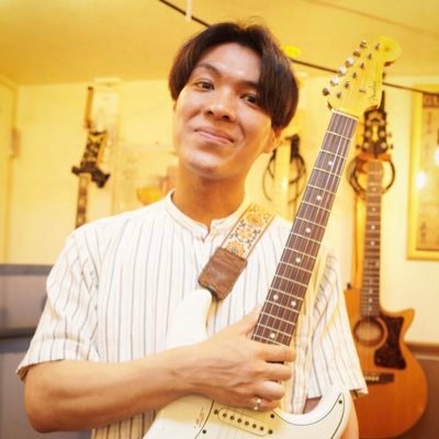 毎日かかさず演奏動画をアップしているギターが大好きな人です。🎸映像を作ったり、部屋や機材を改造したり、料理を作ったりもします。 音楽に溢れている毎日が最高！