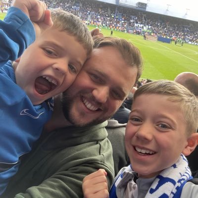 Dad to 3 beautiful kids, massive Portsmouth FC fan. Other than Pompey rarely tweet about anything else.