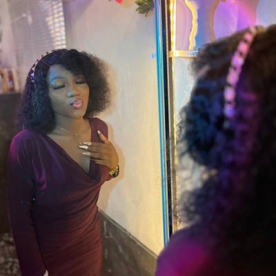 God’s own | Hairstylist | Fashion designer | Psalm 3:3 | Business owner @estypopping  . Old account got suspended, please follow back💜