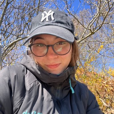 Clareetta24's profile picture. M'empuntego sovint (amb la vida)