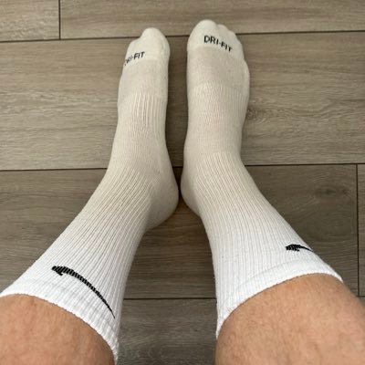 Feet, socks, sportswear… worship me https://t.co/0RDAhAnzy8