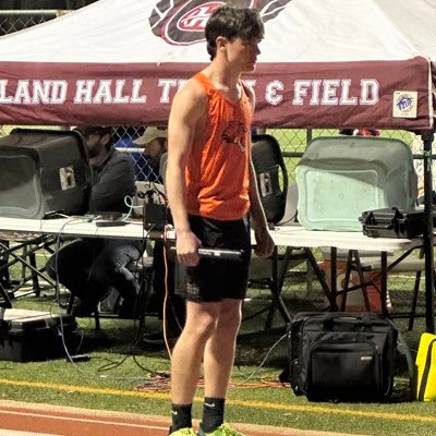 Coweta High School | C/O 2027 | 5’9 145 | Track, Football | 918-777-6965 |NCAA ID is 2404278714 400m - 51 |Email - cadenhedge35@yahoo.com