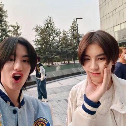 phuthatchai_aa1's profile picture. ชื่อบุ๋มบิ๋ม🩵🤏🏻
Bus💞
เมนโต๋ยเมนเอเอ