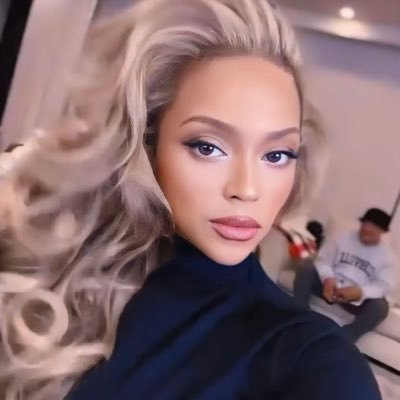 AnaLauraKnowles Profile Picture