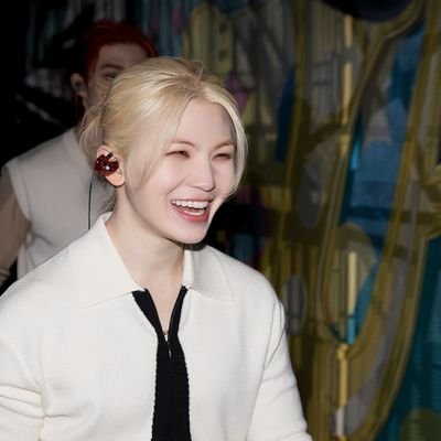 🩵오늘하루도 우아해🩷 
01💎 / ESFJ /