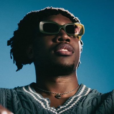 T_missin's profile picture. STILL HERE👓