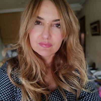 Bea_CASTELLAN0S's profile picture. Abogada y escritora