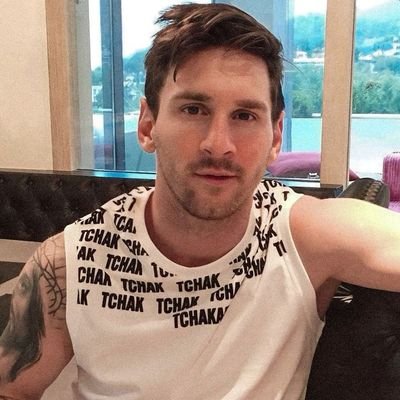 Benjamin Kirby Tennyson
Messi'yi çok seviyorum ama oyle boyle degil akliniz alamaz.