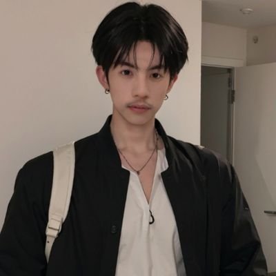jeonjen20's profile picture. 안녕하세용
I am a tour guide