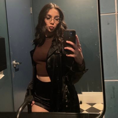 miajacks0n's profile picture. be kind  💓