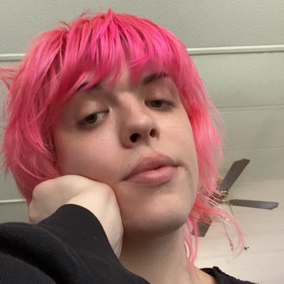 evebassmusic's profile picture. hi i like making music and playing video games :3 also half of @wokezan.