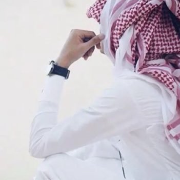 ابتعد عن مجادلة الجاهل والأحمق حتى لا تنزل لمستواهم👌