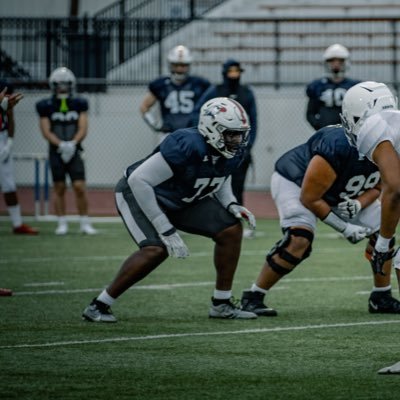 Athletic Offensive Lineman @LCFalconsFB | Head Coach @markduda73 | Positional Coach @raydayton3