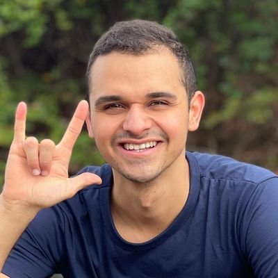 Estudante de Relações Internacionais, compositor sem renome e apaixonado por estudos transculturais.