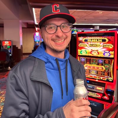 WojcikMike's profile picture. Owner of the Green Bay Packers | 5.3% hot dog