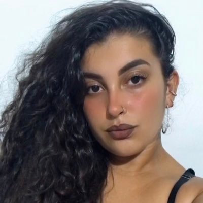 zero compromisso com a coerência pois aqui habitam todos meus pensamentos intrusivos 💋