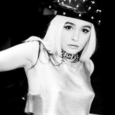 formerly known as Christina Parie🤘🏼 #TheChristinaCastleStory 🌙⚡️🌙 💗💀FIRST DATE 💀💗 Coming soon