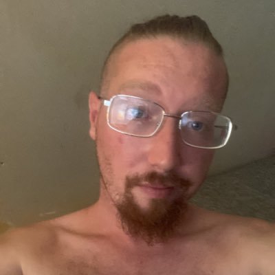 stoner gamer nerd just living life to it’s fullest and working towards becoming a pornstar