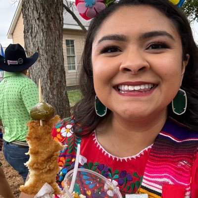 @KSATDaniela. 2x UNT alum. SATX proud. @spj_tweets Secretary-Treasurer, @SPJdiversity. NAHJ, IRE. Prev: @KTULnews, @ktxsnews. Chiweenie mom. 🇺🇸🇪🇨 #gospursgo