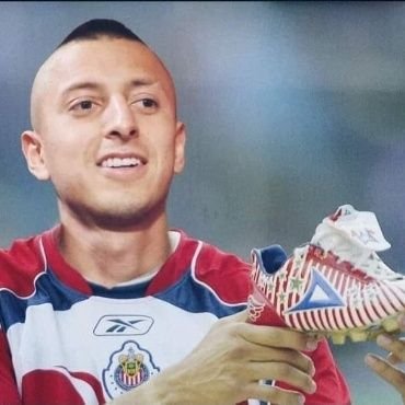 Aficionado al club más grande de México, el Club Deportivo Guadalajara 𓃵 // Juego fútbol en mis tiempos libres
