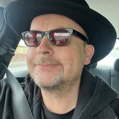 Hywelr's profile picture. Dj