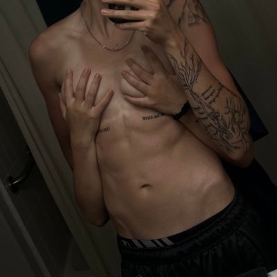 Minors DNI 🔞 • 23 • female • Gay •  want my attention? click the link leave a tip😘