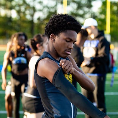 25’ •21x All American | 800-1:53.62 400-47.86 | 4x400-3.11 | ELHS/JR - Email : altaveongrant25@gmail.com |