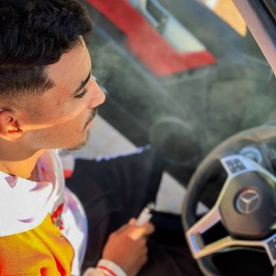 Glandestino's profile picture. 𝒎𝒚 𝒎𝒐𝒕𝒉𝒆𝒓 𝒊𝒔 𝒕𝒉𝒆 𝒉𝒆𝒂𝒓𝒕 𝒕𝒉𝒂𝒕 𝒌𝒆𝒆𝒑𝒔 𝒎𝒆 𝒂𝒍𝒊𝒗𝒆