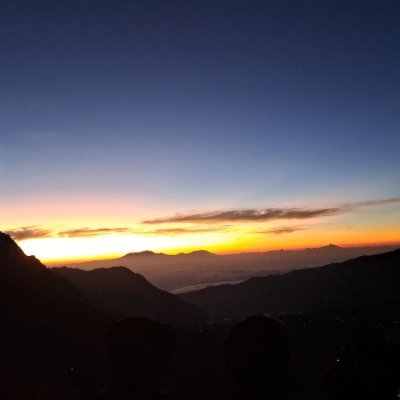Hanya sebatas hiburan