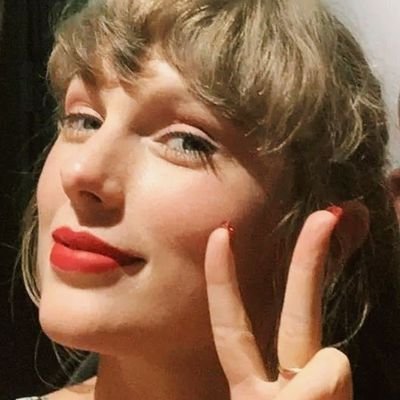 Por motivos legales todo lo diga acá es broma

-🇦🇷

-9/11 conocí a Taylor Swift. 

-Estudiante de derecho ⚖️