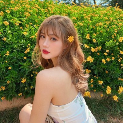 Ramoserkins's profile picture. A Strong woman look as  a challenge dead in the eye and gives it a wink