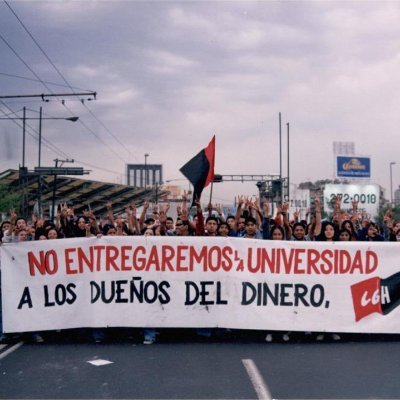 Madre cabeza de familia, 
hija de la Universidad Pública,
Artista audiovisual
A la izquierda
¡Patriarca tiembla en tu trono!