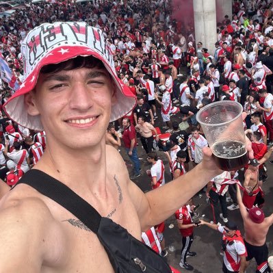 hincha de Santa, simpatizante de River https://t.co/ZQYcOlhcoF