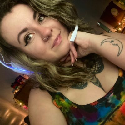 Howdy! Hangry_kaitlyn here! I’m glad to have you here! Come watch me play games terribly on twitch, or come check out the spicy site for my other fun content♥️