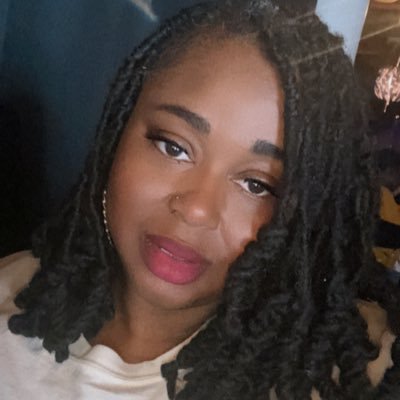 5'8 caramel complexion, outgoing, bubbly, no kids, college graduate, battle rap true supporter , cool ass chick that loves to have fun @tcox2nyce on ig