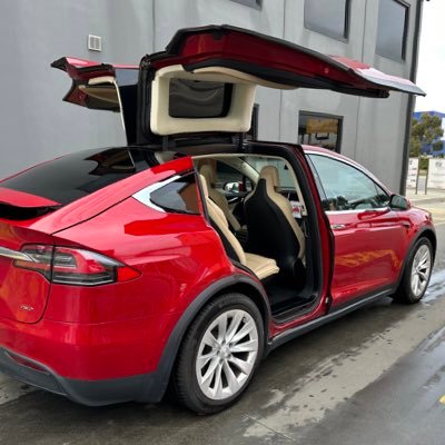Love all things NBA, tech and marketing. Model X owner trying to get Elon’s attention for Aussie model X & S owners to receive software updates. 🙏🏻 Please?