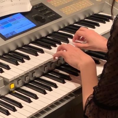 sonochandism's profile picture. 相愛大学卒業後、鍵盤講師をしながら隙間時間にYouTubeに演奏動画をUPしています。楽譜、音・動画作りしている時が一番大変で、楽しい✨楽しい、面白いを共有したい🎵髭男、Omoinotake、にじさんじ、原神、動物。雑食オタクです。音楽好きな方、ぜひ繋がりましょう☺️2025年は万博狂...