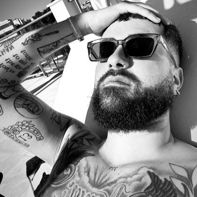 Sdrkk_'s profile picture. AMOR VINCIT OMNIA