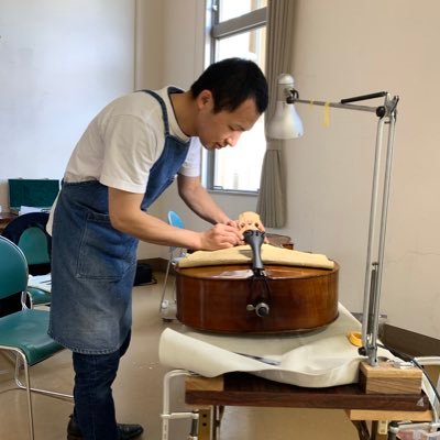 静岡市内にあるヴァイオリン工房「Atelier ASAHI」です。楽器と弓の調整・修理や製作・販売をしています。痒いところに手が届くがモットー。楽器でお悩みの方はご連絡くださいませ。力になりますよ。