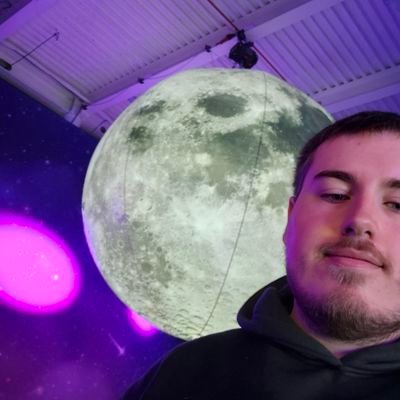 TaylorJV's profile picture. Mostly random tweets or just re-tweeting stuff...