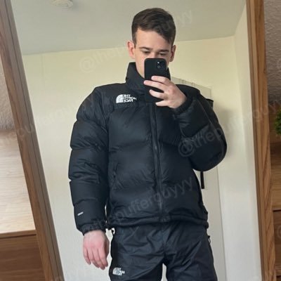 sportswear & puffers 🔥👌🏼|| insta : thepufferguyyy || text me for personalised content 😏 💰 || 🇩🇪 & 🇬🇧