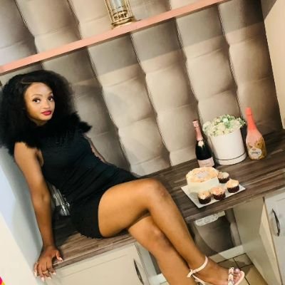 Samu_Mwandla's profile picture. I am who I think I am 👑
#TeamBreezy ❤️forever and always.
Zulu girl 👸