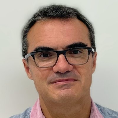 Director de Contenidos del Grupo Radio Coruña Cadena SER. Vogal do CPXG. Profesor de audio na @facom_usc. Presento Tirando de tres.