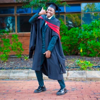 2x Graduate🎓 | Visual Artist📸 | artist manager🎧•A faithful believer & a legend in the making•fashion enthusiast•sneaker collector•recovering picture addict