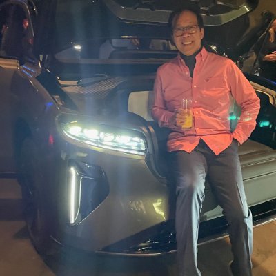 EV advocate who loves his Lucid Air.