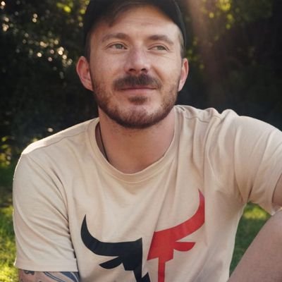 Hey I'm Fluff. I'm a small streamer on Twitch | Husband and father ❤️ | South African 🇿🇦