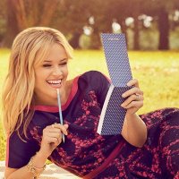 Reese Witherspoon ® (@reesebookclub) 's Twitter Profile