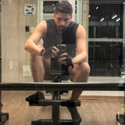 alcoolholic🍺 | dev👨🏻💻l antifascista 🚫 | Cruzeiro 💙 | Touro ♉️ espaço destinado pra falar as merdas que eu não falaria normalmente. I am Batman